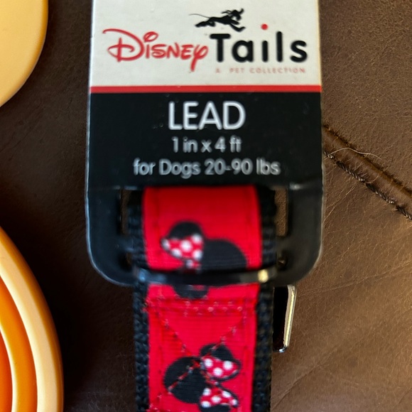 Brand new Disney water bowl and 4ft lead and collar - Picture 2 of 8